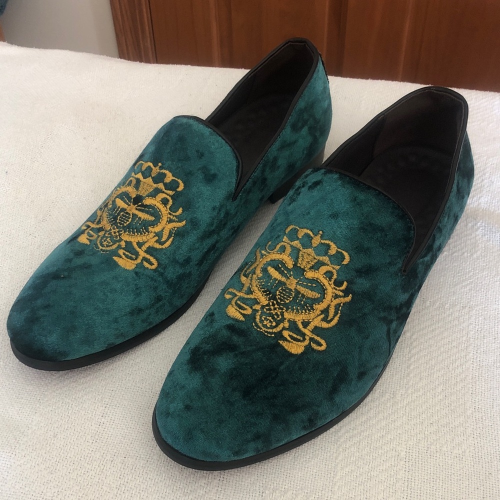 Elegant Green Velvet Men's Loafers